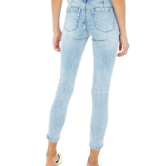 BlankNYC exposed button jean. Very flattering size 26. - Picture 9 of 9